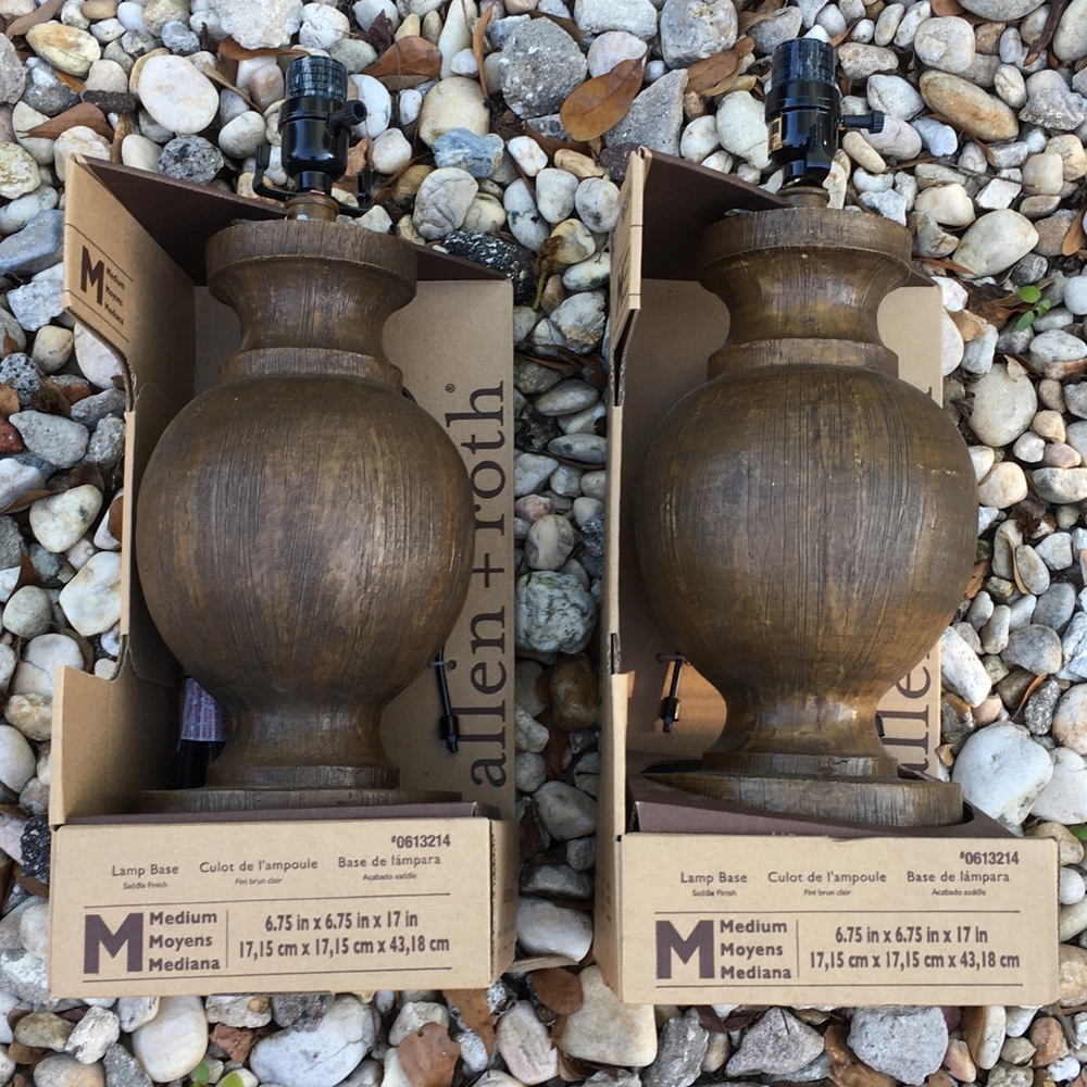 2 outdoor indoor lamps with shades